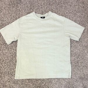 H&M Men's Soft Gray Short Sleeve Tee